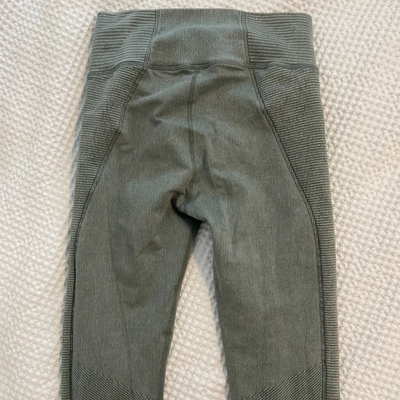 Aerie High Waisted Green moto legging - Picture 3 of 3